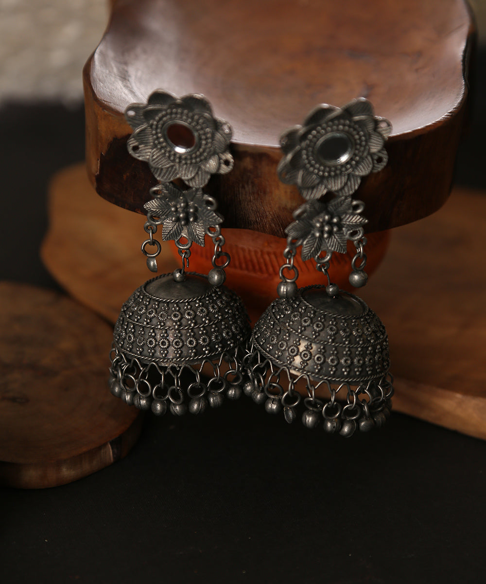 Faakhira_Handcrafted_Jhumkis_In_Oxidised_Pure_Silver_Silver Tribe_01
