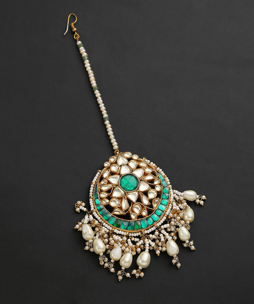 Neysa_Maang_Tika_With_Kundan_And_Pearls_Handcrafted_in_Pure_Silver
_Silver Tribe_03