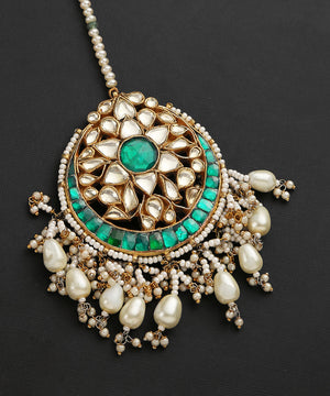 Neysa_Maang_Tika_With_Kundan_And_Pearls_Handcrafted_in_Pure_Silver
_Silver Tribe_02