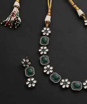 Latifah_Necklace_Set_With_kundan_And_Emeralds_Handcrafted_In_Pure_Silver_Silver Tribe_05